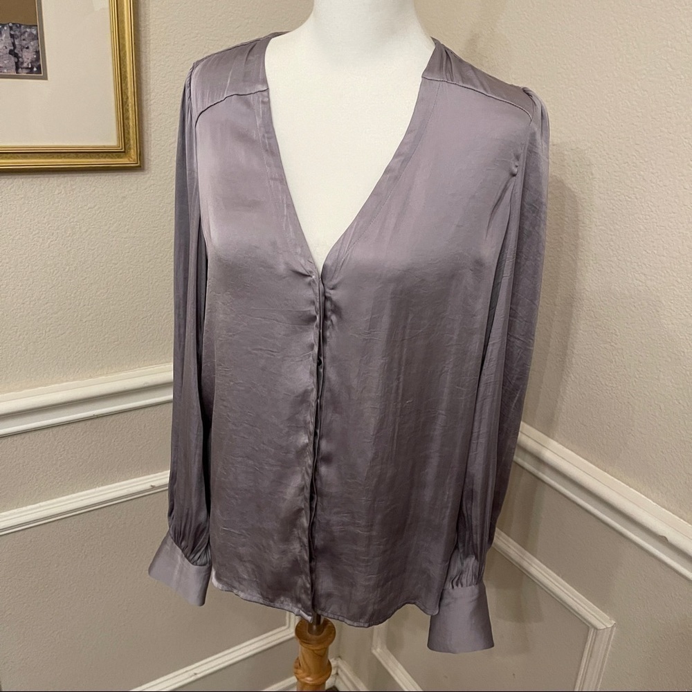 𝅺paige Lilac Blouse- Beautiful— Small